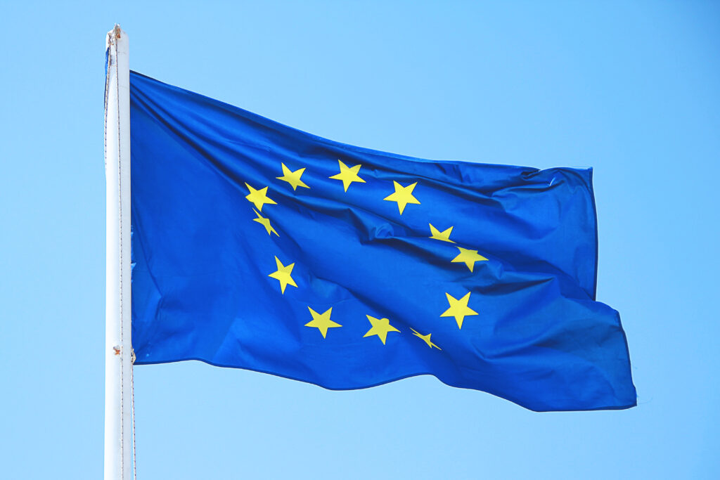 europe-flag-3497749387-1024x683.jpg